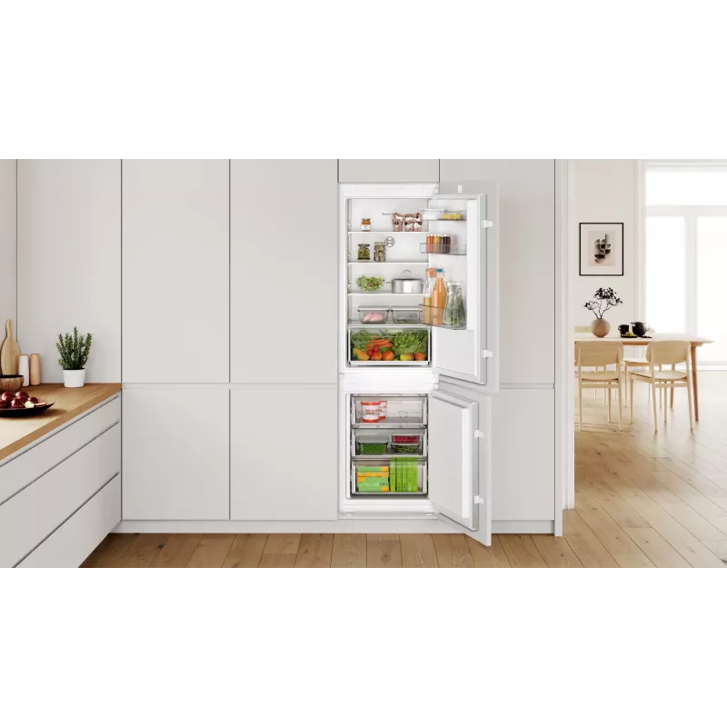Bosch Serie 2 KIN86NSE0 jää-pakastinyhdistelmä kalusteisiin asennettava 260 L