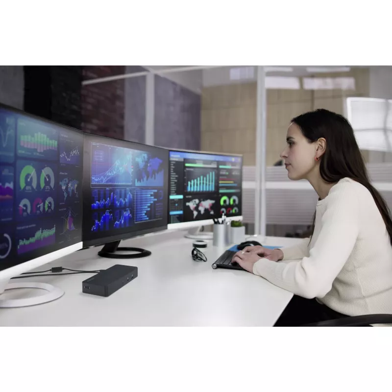 Kensington SD4843P EQ USB-C 10Gbps Triple Video Driverless -telakka