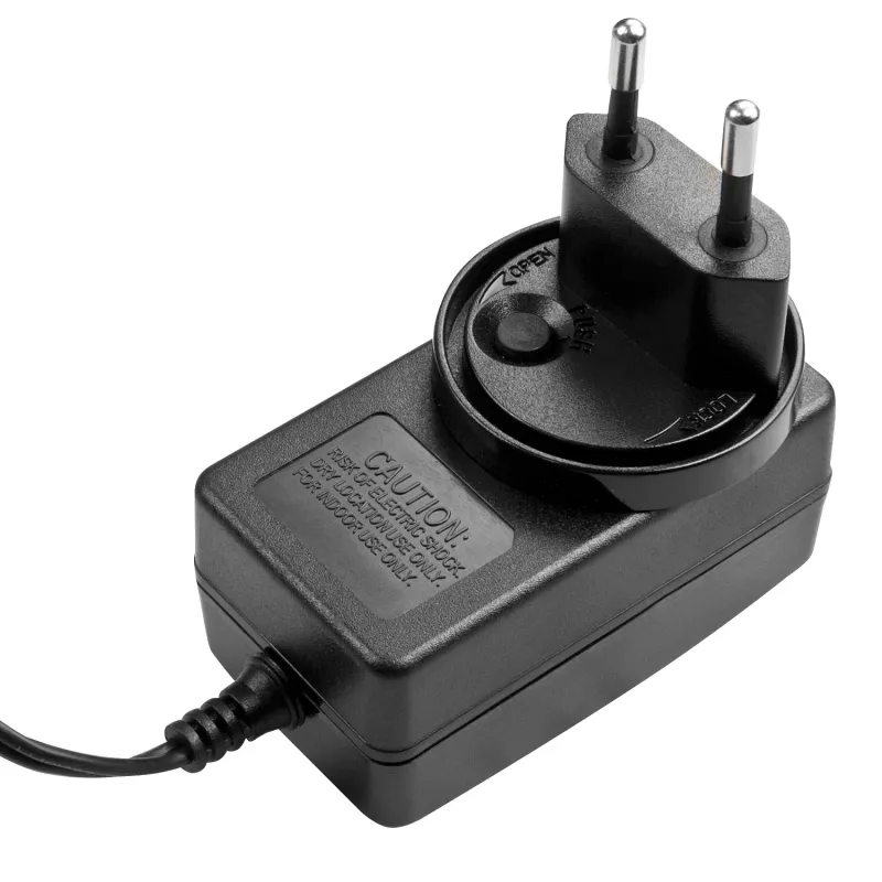 Lindy 73813 ECO Multi Country hakkurivirtalähde 5 V DC 3 A, 15 W, 100–240 V