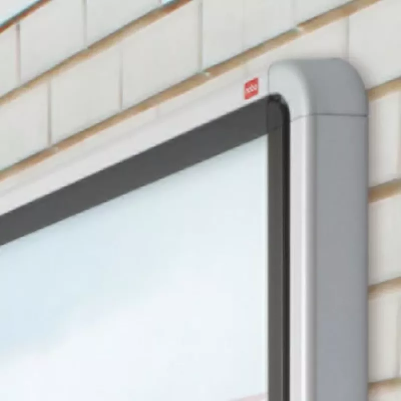 Nobo Premium Plus Outdoor magneettinen lukittava ilmoitustaulu 6xA4