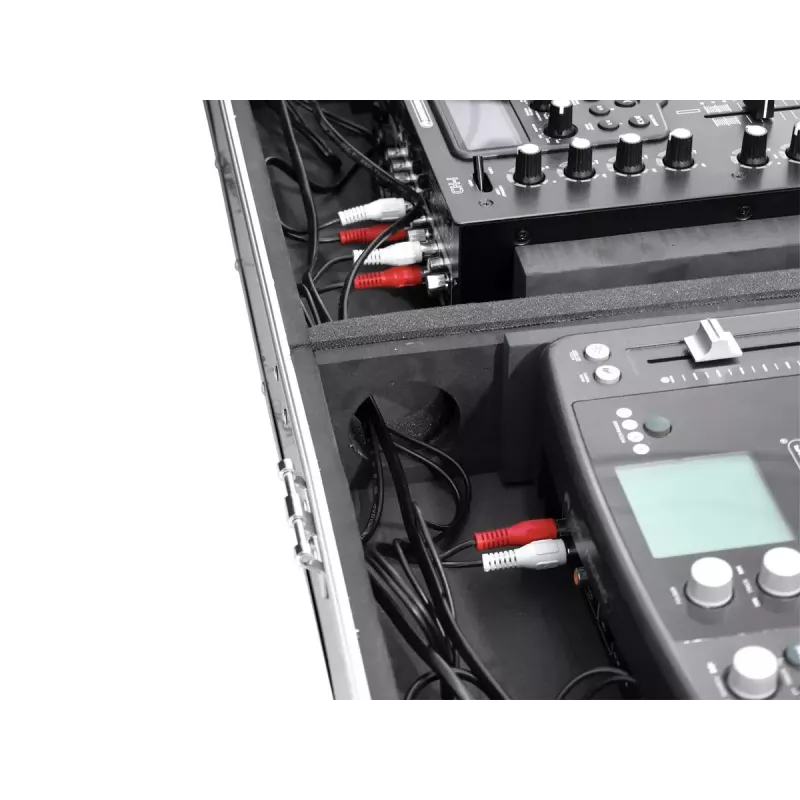 Flightcase Roadinger 30125346 DJ-kontrolleri vaneri musta hopea