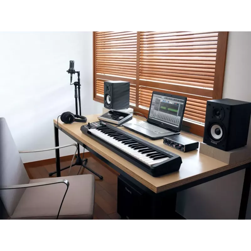 MIDI-kosketinsoitin Roland A-49 49 kosketinta USB musta valkoinen
