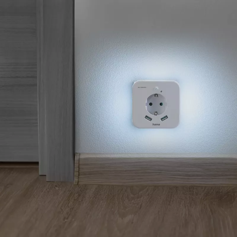Hama 00223498 LED-yövalo pistorasialla, 2 USB-lähtöä, liike- ja valotunnistin