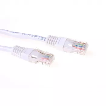 ACT valkoinen 10 metrin U/UTP CAT5E -verkkokaapeli RJ45-pistokkeilla