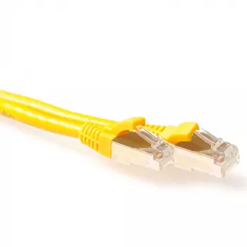 ACT keltainen 0,5 metrin SFTP CAT6A -verkkokaapeli ilman lukituskielekettä RJ45-liittimillä