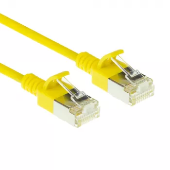 ACT keltainen 0,25 metrin LSZH U/FTP CAT6A datakeskuksen Slimline-verkkokaapeli ilman lukituskielekkeitä, RJ45-liittimillä