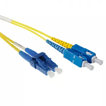 ACT 3 metrin LSZH Singlemode 9/125 OS2 lyhytkauluksinen kuitu-patch-kaapeli duplex LC- ja SC-liittimillä