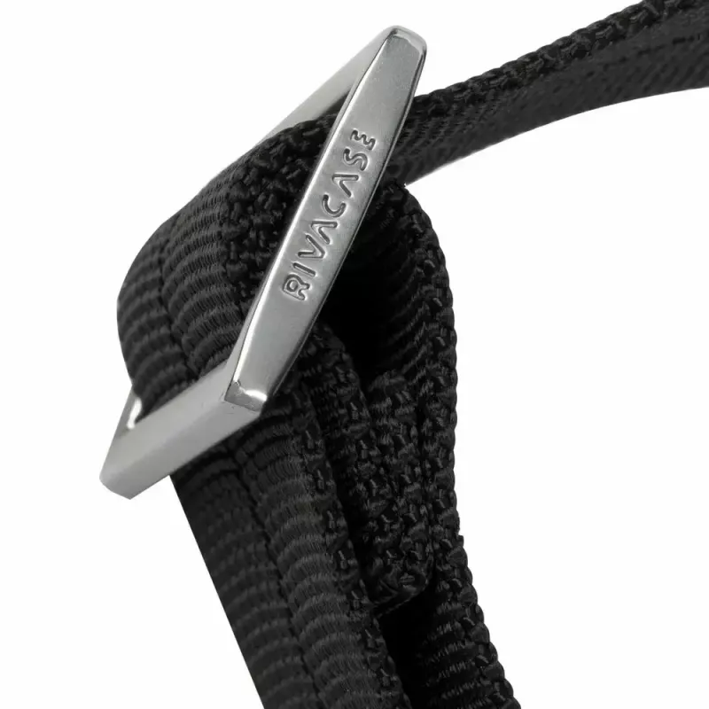 Rivacase 8134 Clark -kannettavan tietokoneen laukku 39,6 cm (15,6 tuumaa), musta