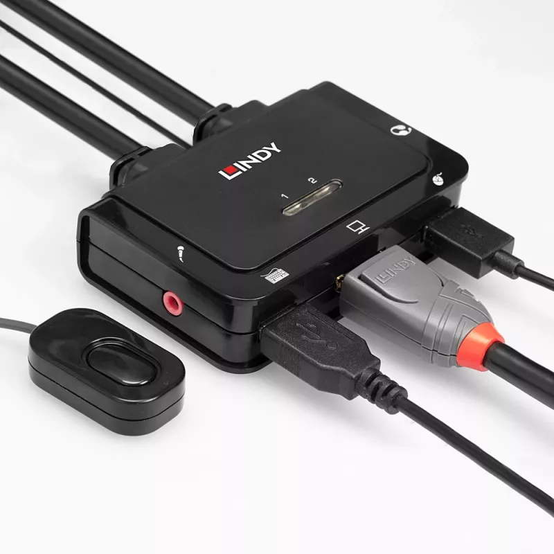 Lindy 2-porttinen DisplayPort 1.2, USB 2.0 ja audio -kaapeli-KVM-kytkin