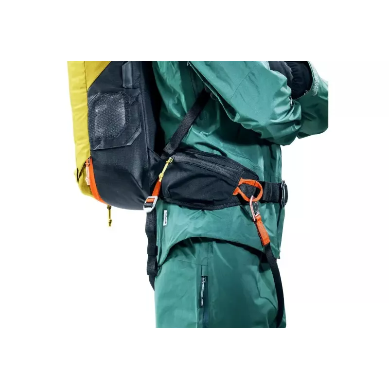 Lumivyöryreppu DEUTER Alproof Lite 22 – 22 L, kurkuma/musta, kevyt, luotettava