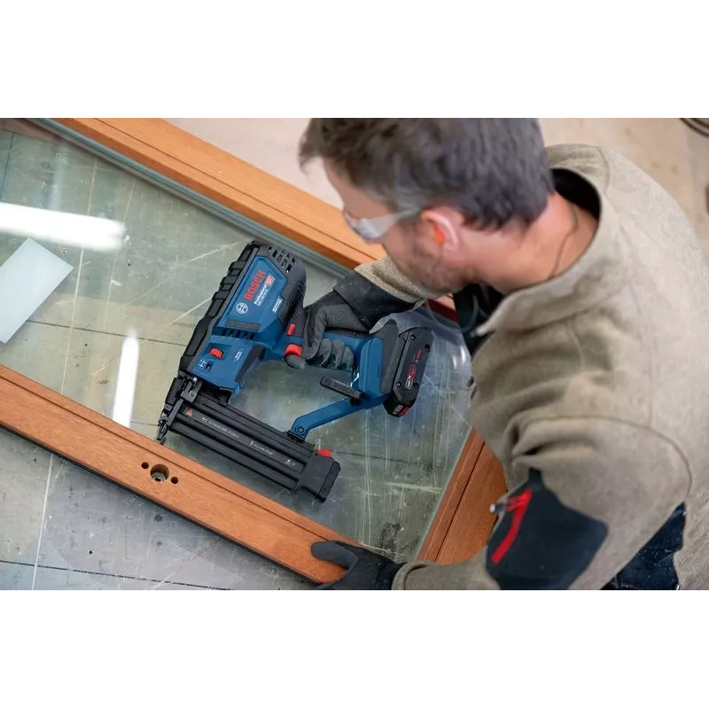 Bosch GNH 18V-50 M Professional naulain akku