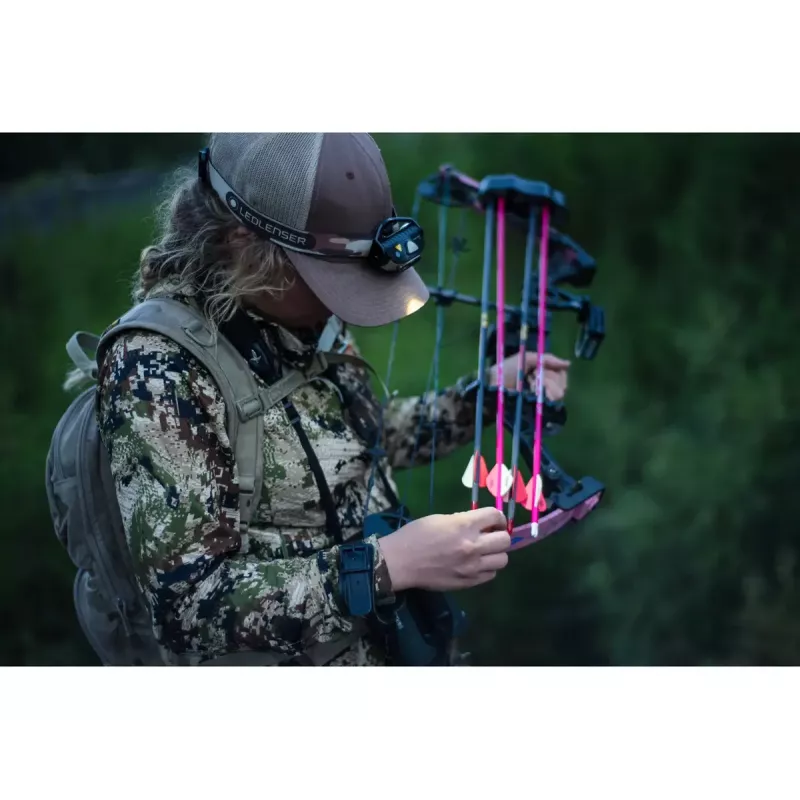 Käsitaskulamppu Ledlenser MH8 musta