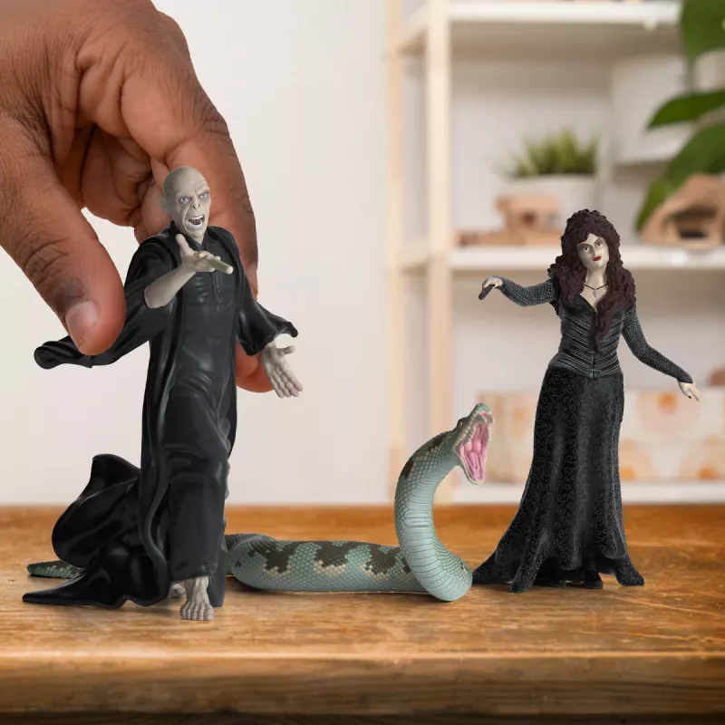 Figuurisetti Schleich Lord Voldemort Nagini Bellatrix Lestrange monivärinen