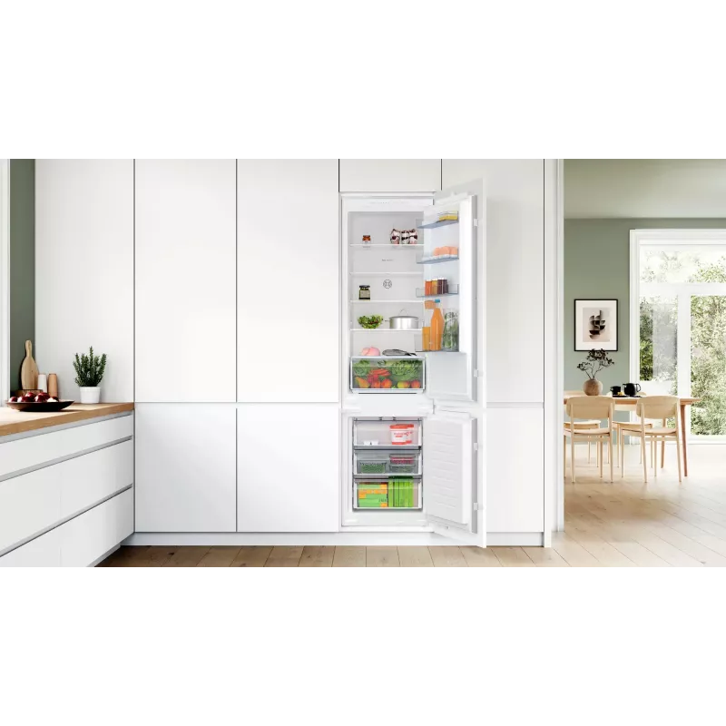 Bosch Serie 2 KIN96NSE0 jää-pakastinyhdistelmä kalusteisiin 290 L valkoinen