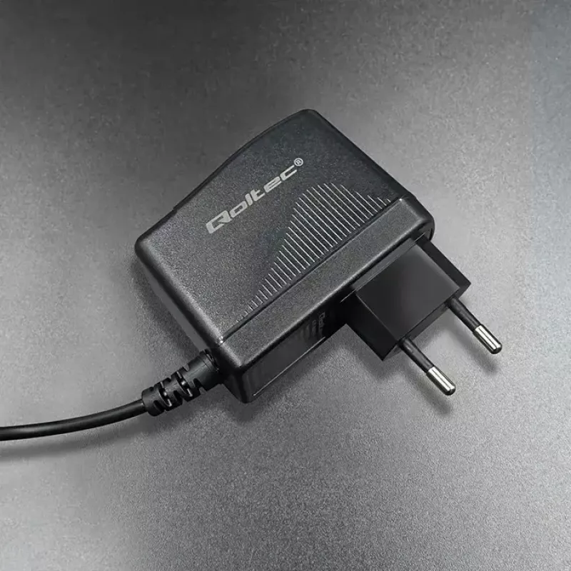 Matkapuhelimen laturi Qoltec 52397 universaali musta AC sisäkäyttöön 2A 220-240V