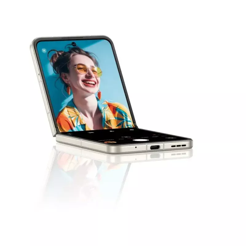 Älypuhelin NUBIA Flip 5G -paketti, mukana kuori, kuulokkeet ja jäähdytin, 8 GB RAM 256 GB, musta