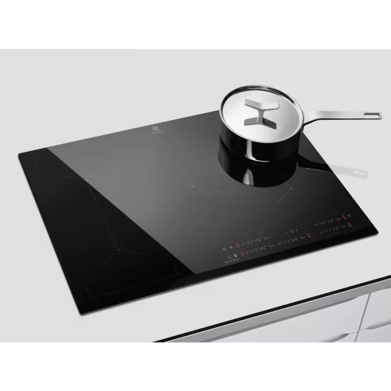 Electrolux EIV835 musta kalusteisiin 80 cm induktioliesi vyöhykkeillä 5 vyöhykettä