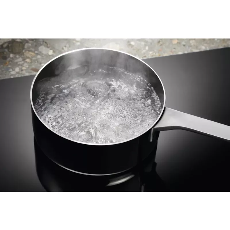 Electrolux EIV835 musta kalusteisiin 80 cm induktioliesi vyöhykkeillä 5 vyöhykettä