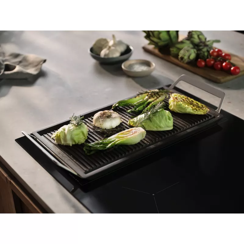 Electrolux EIV634 musta kalusteisiin 60 cm induktioliesi vyöhykkeillä 4 vyöhykettä