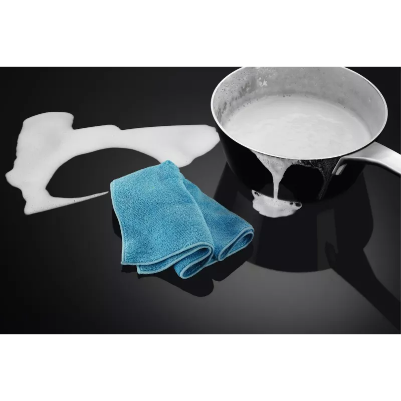 Electrolux EIV634 musta kalusteisiin 60 cm induktioliesi vyöhykkeillä 4 vyöhykettä