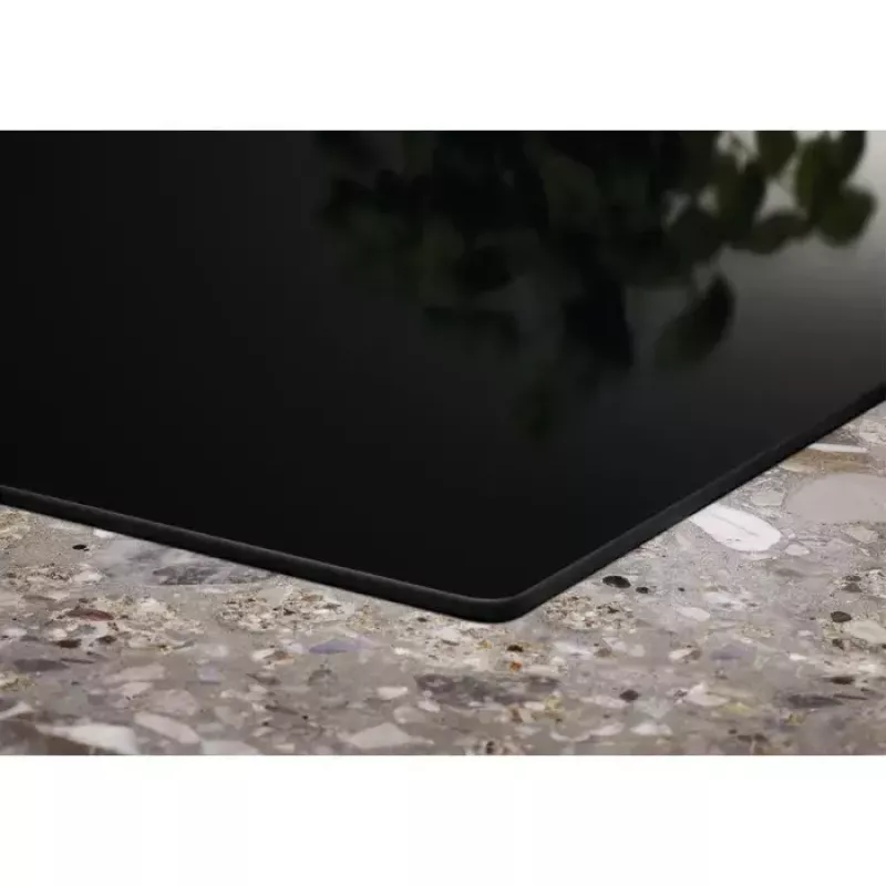 Electrolux LIL61424C musta kalusteisiin 60 cm vyöhykeinduktioliesi 4 vyöhykettä