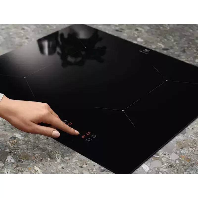 Electrolux LIL61424C musta kalusteisiin 60 cm vyöhykeinduktioliesi 4 vyöhykettä