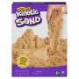 Kinetic Sand, 5,5 lbs (2,5 kg) luonnonruskea leikkihiekka askarteluun, hiekkalaatikko, Amazon Exclusive (pakkaus voi vaihdella), muovailtavat sensoriset lelut, yli 3-vuotiaille
