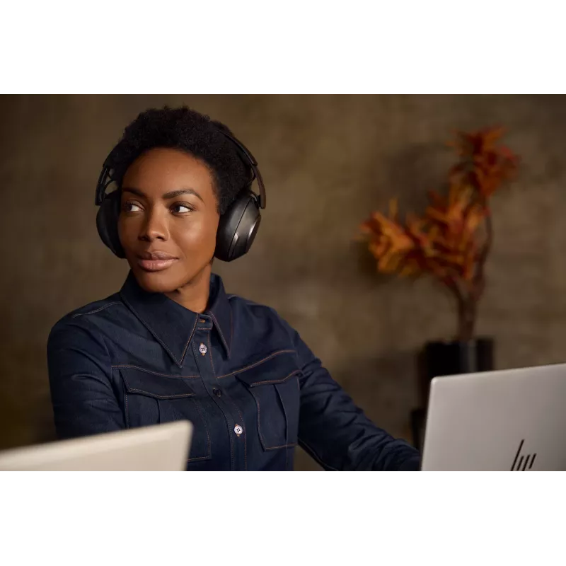 HP Poly Voyager Surround 80 UC USB-C-kuulokemikrofoni +USB-C/A-sovitin