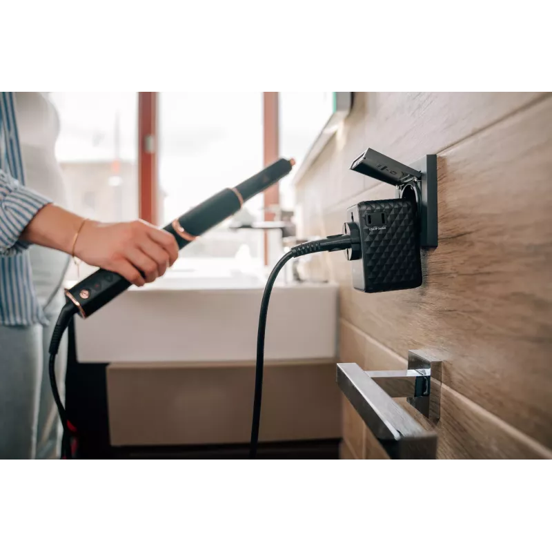 Verbatim Charge 'n' Travel 170W yleismatkasovitin musta