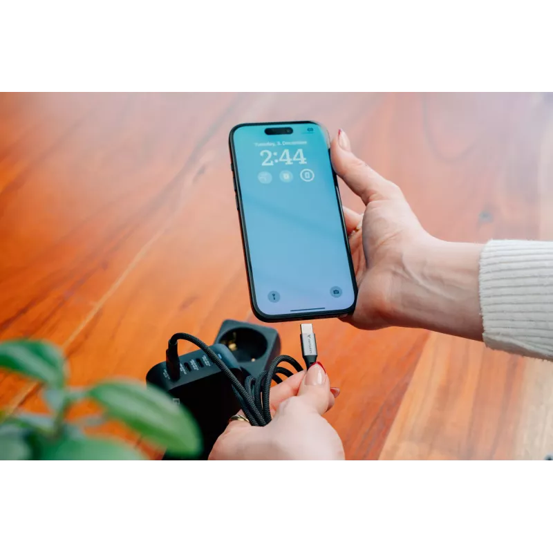 Verbatim Sync & Charge -kaapeli – 60W USB-C - USB-C 120 cm, 1,2 m, USB C, USB C, USB 2.0, 0,48 Gbit/s, musta