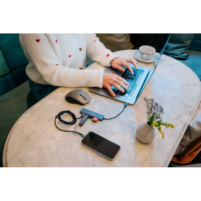 Verbatim USB-C Essentials -multiport-keskitin 6 porttia: HDMI, USB-C PD, USB-A 3.2 Gen 1, USB-A, SD & microSD