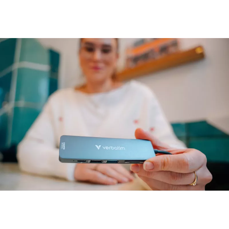 Verbatim USB-C Essentials -multiport-keskitin 6 porttia: HDMI, USB-C PD, USB-A 3.2 Gen 1, USB-A, SD & microSD