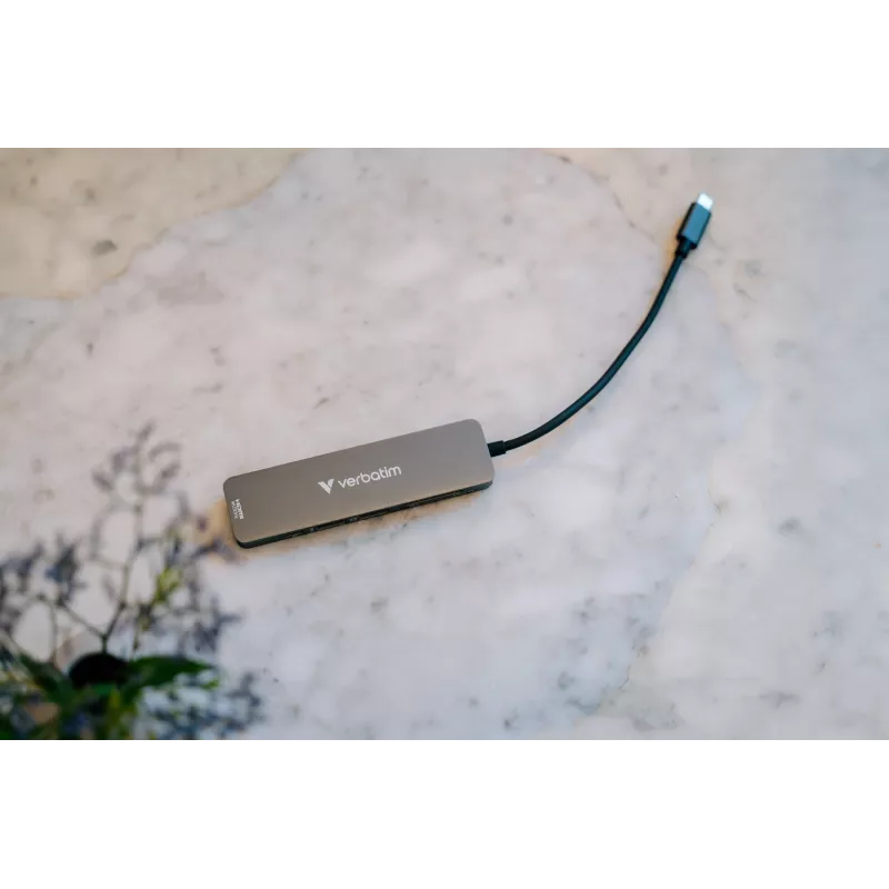 Verbatim USB-C Essentials -multiport-keskitin 6 porttia: HDMI, USB-C PD, USB-A 3.2 Gen 1, USB-A, SD & microSD