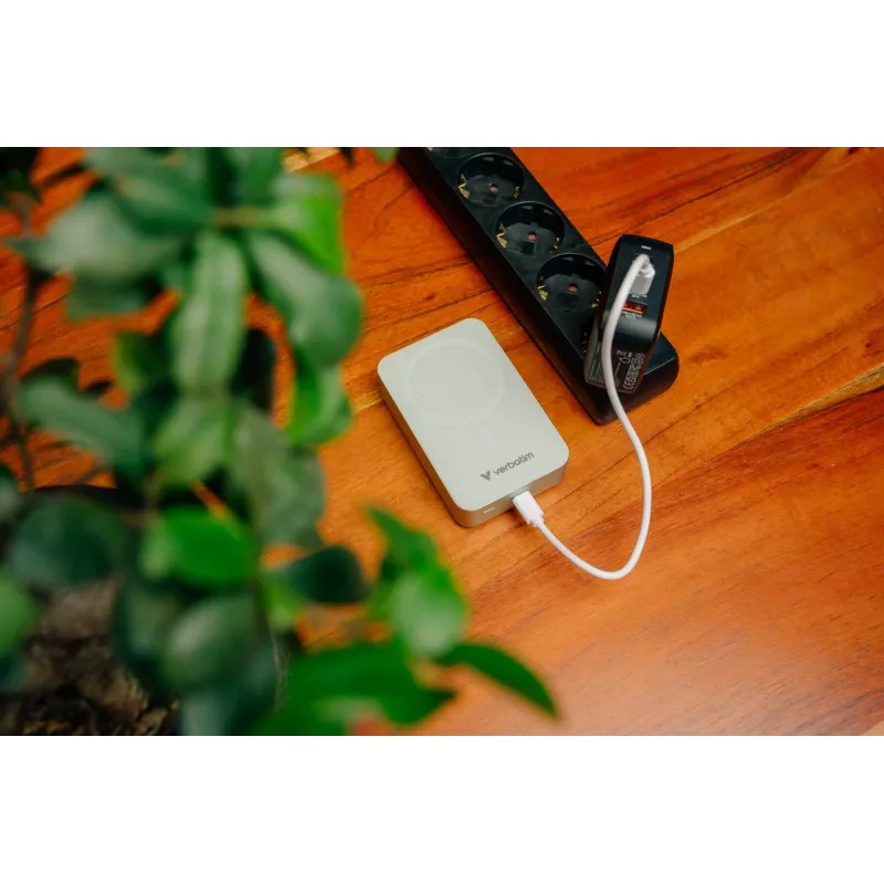 Verbatim Charge 'n' Go Essentials magneettinen langaton varavirtalähde 20000 mAh vihreä
