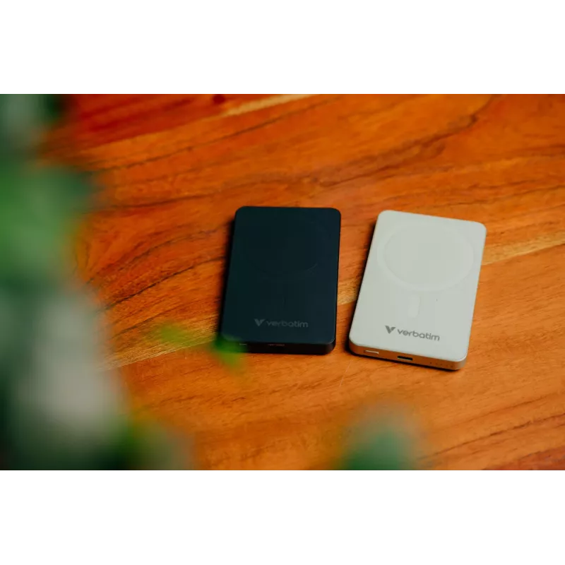 Verbatim Charge 'n' Go Essentials magneettinen langaton varavirtalähde 5000 mAh musta