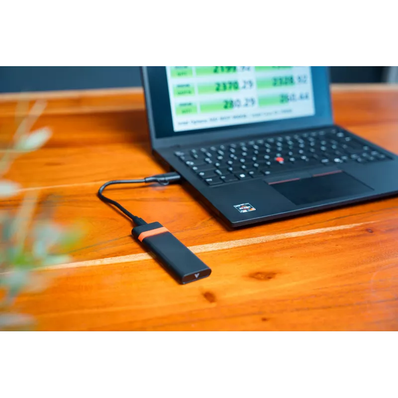 Verbatim M.2 NVMe SSD -kotelosarja, SSD-kotelo, M.2, PCI Express, 10 Gbit/s, USB-liitettävyys, musta, punainen