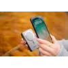 Verbatim Charge 'n' Go magneettinen langaton varavirtalähde jalustalla – 10000 mAh harmaa