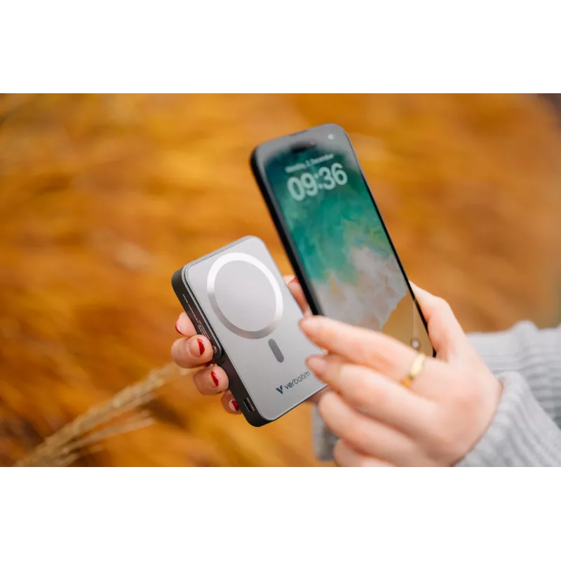 Verbatim Charge 'n' Go magneettinen langaton varavirtalähde jalustalla – 10000 mAh harmaa