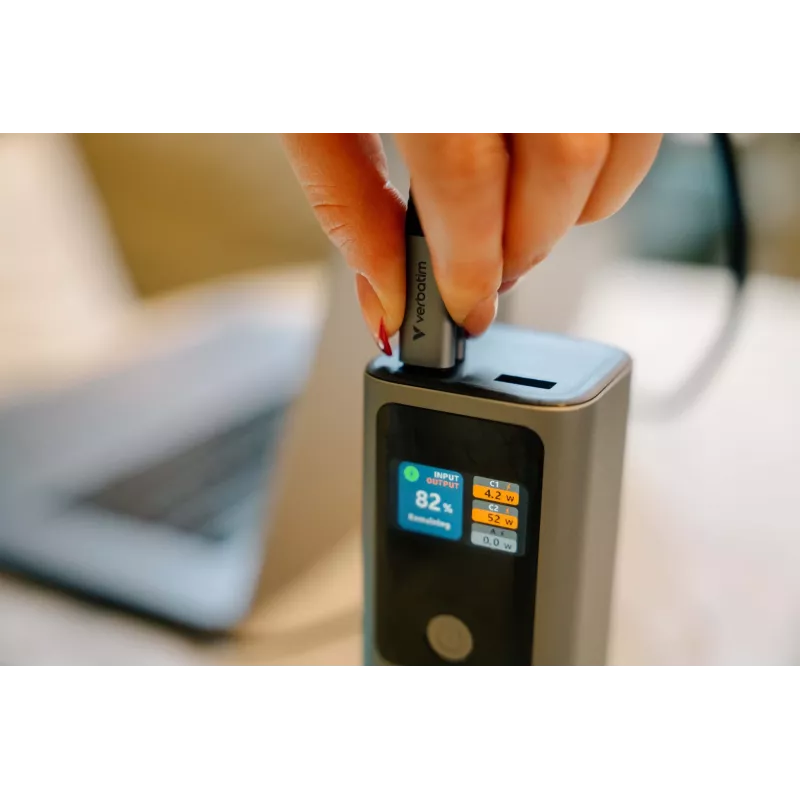 Kannettava akku Verbatim Charge 'n' Go -varavirtalähde 27000mAh
