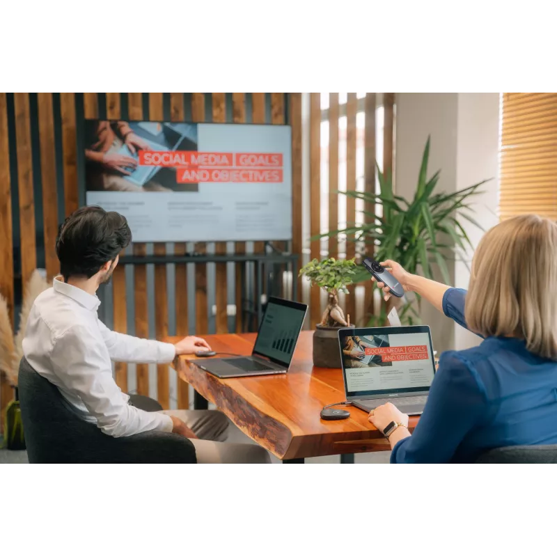 Verbatim Focus langaton esityskaukosäädin punaisella laserosoittimella, RF, USB, 30 m, musta, hopea