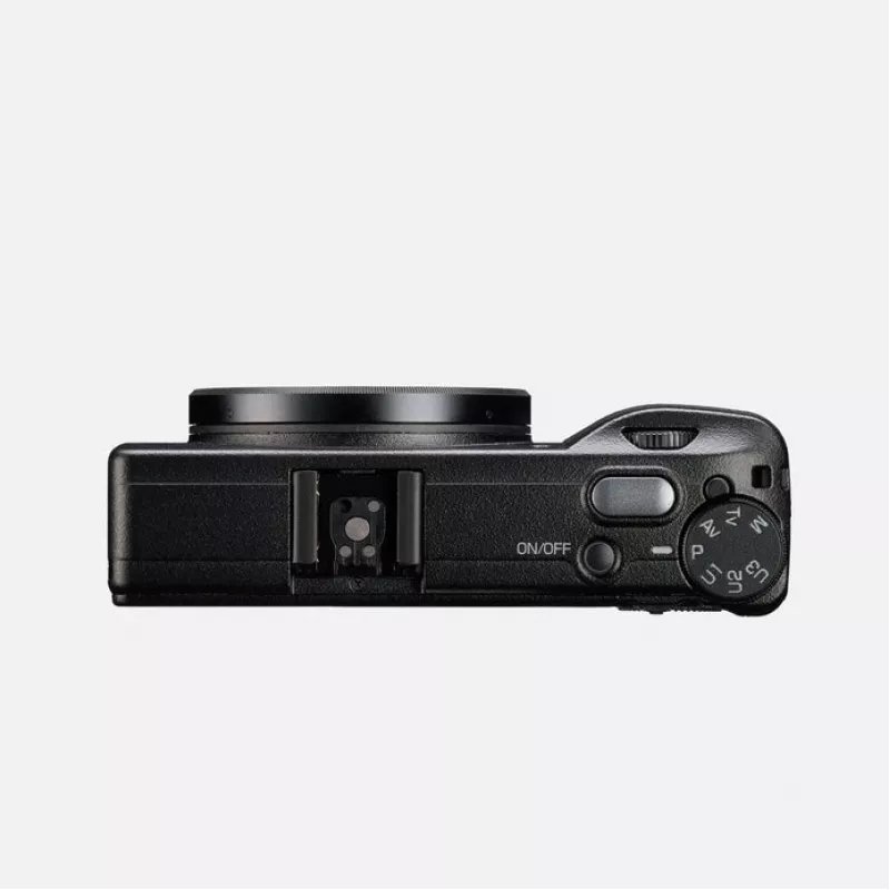 Ricoh GR IIIx HDF kompaktikamera 24,24 MP CMOS 6000 x 4000 pikseliä musta