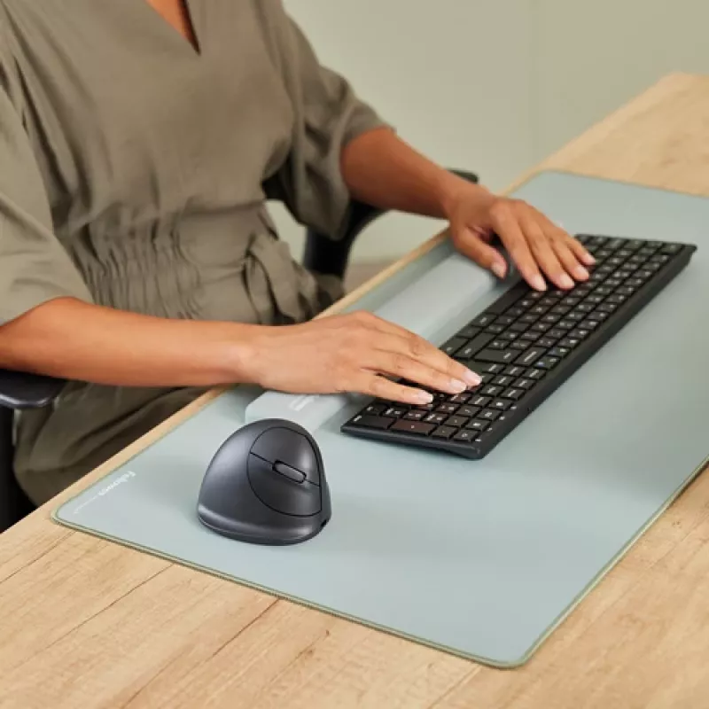 Fellowes Breyta Plus+ pystyhiiri – pieni, oikeakätisille, pystysuora muotoilu, optinen, Bluetooth + USB-C, 2400 DPI, musta