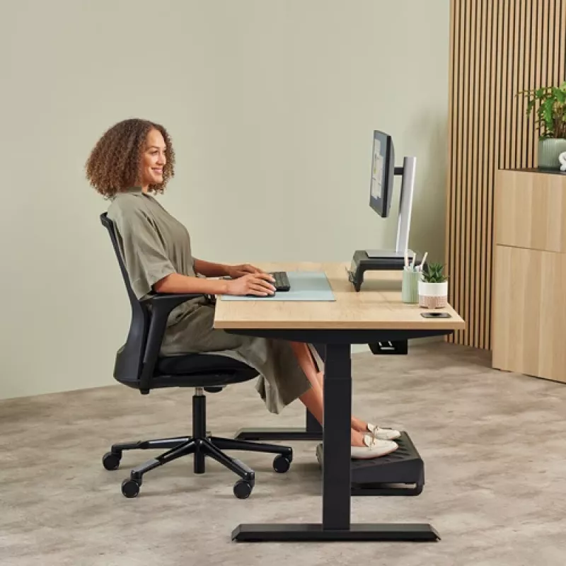 Fellowes Breyta Plus+ pystyhiiri – pieni, oikeakätisille, pystysuora muotoilu, optinen, Bluetooth + USB-C, 2400 DPI, musta