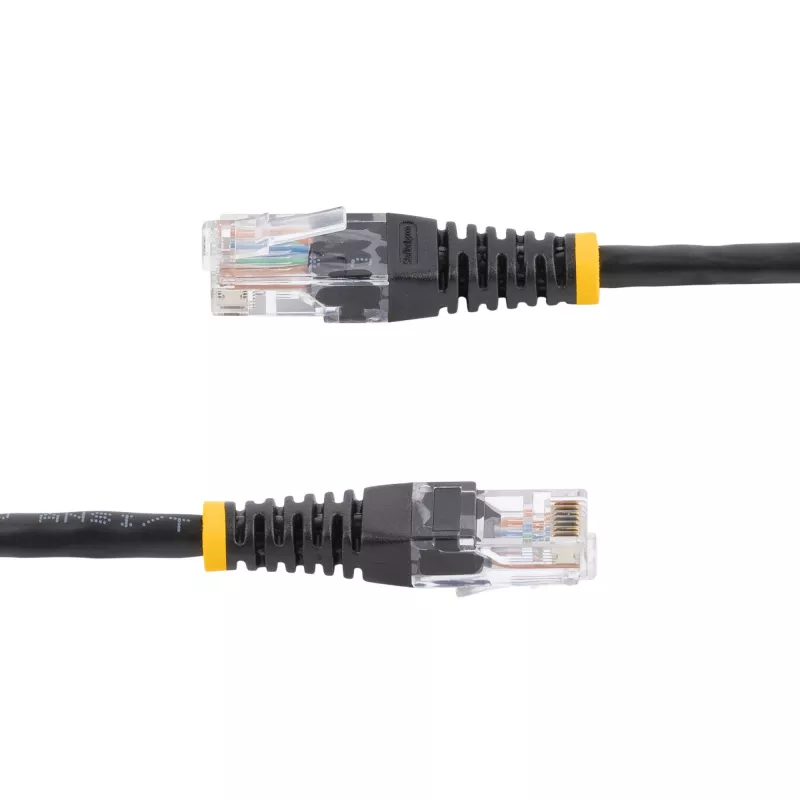 StarTech.com Cat5e patch-kaapeli valetuilla RJ45-liittimillä – 15 m – musta