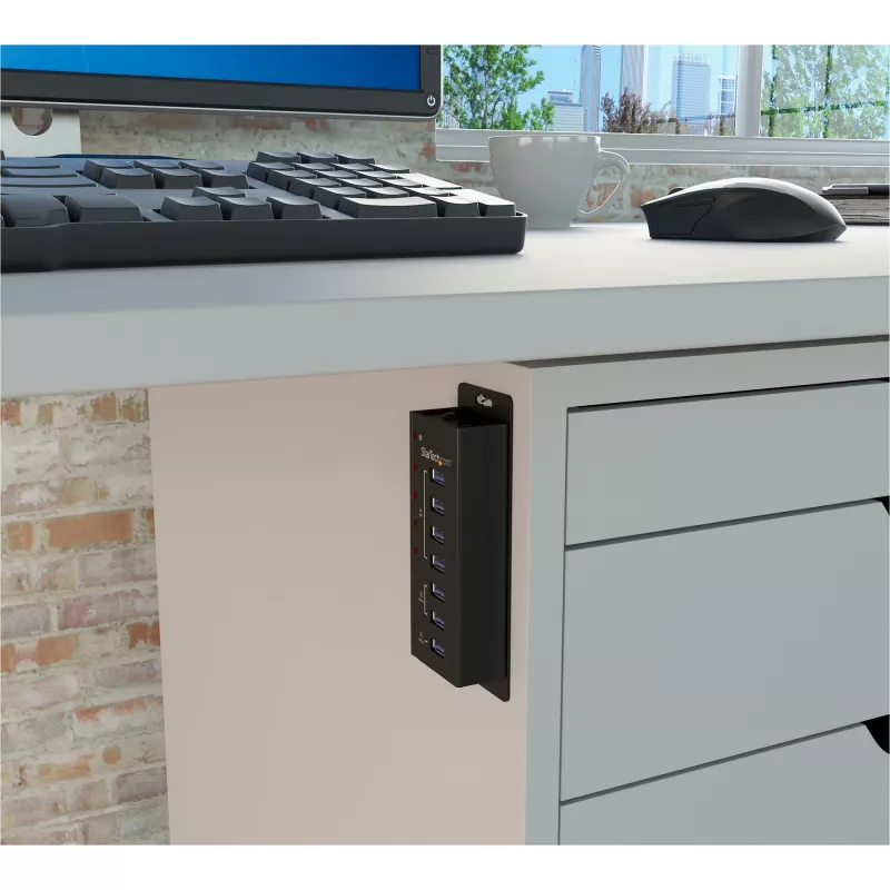 StarTech.com 4-porttinen USB 3.0 -keskitin sekä 3 erillistä USB-latausporttia…