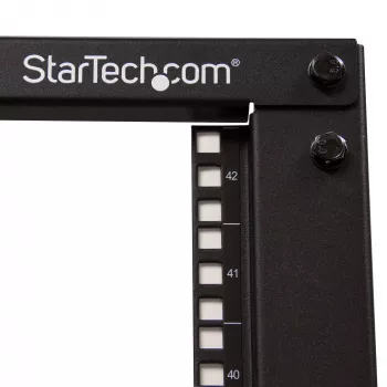 StarTech.com 4-pylväinen 42U liikuteltava avokehyspalvelinkehikko, nelipylväinen 19 tuuman verkkokehikko pyörillä, siirrettävä kehikko säädettävällä syvyydellä tietokone-/AV-/data-/IT-laitteille – pyörät, säätöjalat tai lattia-asennus