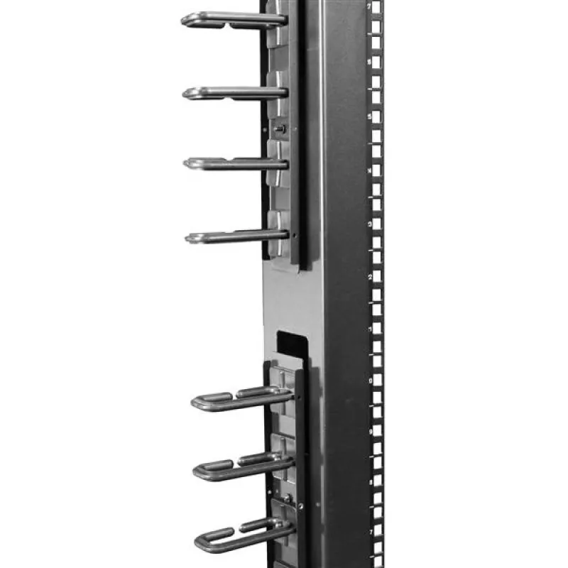 StarTech.com pystysuuntainen kaapelinhallinta D-renkakoukuilla – 0U – 6 ft
