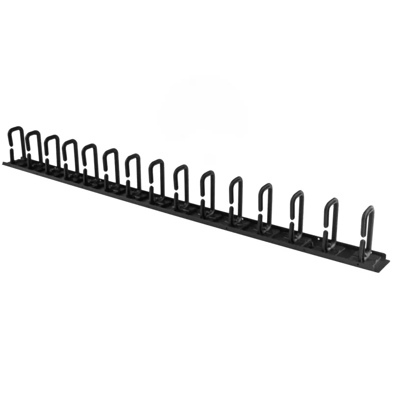 StarTech.com pystysuuntainen kaapelinhallinta D-renkakoukuilla – 0U – 2,8 ft