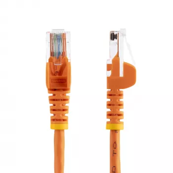 StarTech.com Cat5e Ethernet -verkkokaapeli ilman lukituskielekkeitä olevilla RJ45-liittimillä – 0,5 m, oranssi