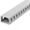 StarTech.com kaapelikanava avoimilla raoilla ja kannella, 38 mm (1-1/2 tuuman) L x 25 mm (1 tuuman) K – 2 m (6,5 ft) pituus – 8 mm (1/4 tuuman) raot, PVC verkkokaapelien piilotus/seinäkaapelikanava, enintään 20 kaapelia, UL-listattu